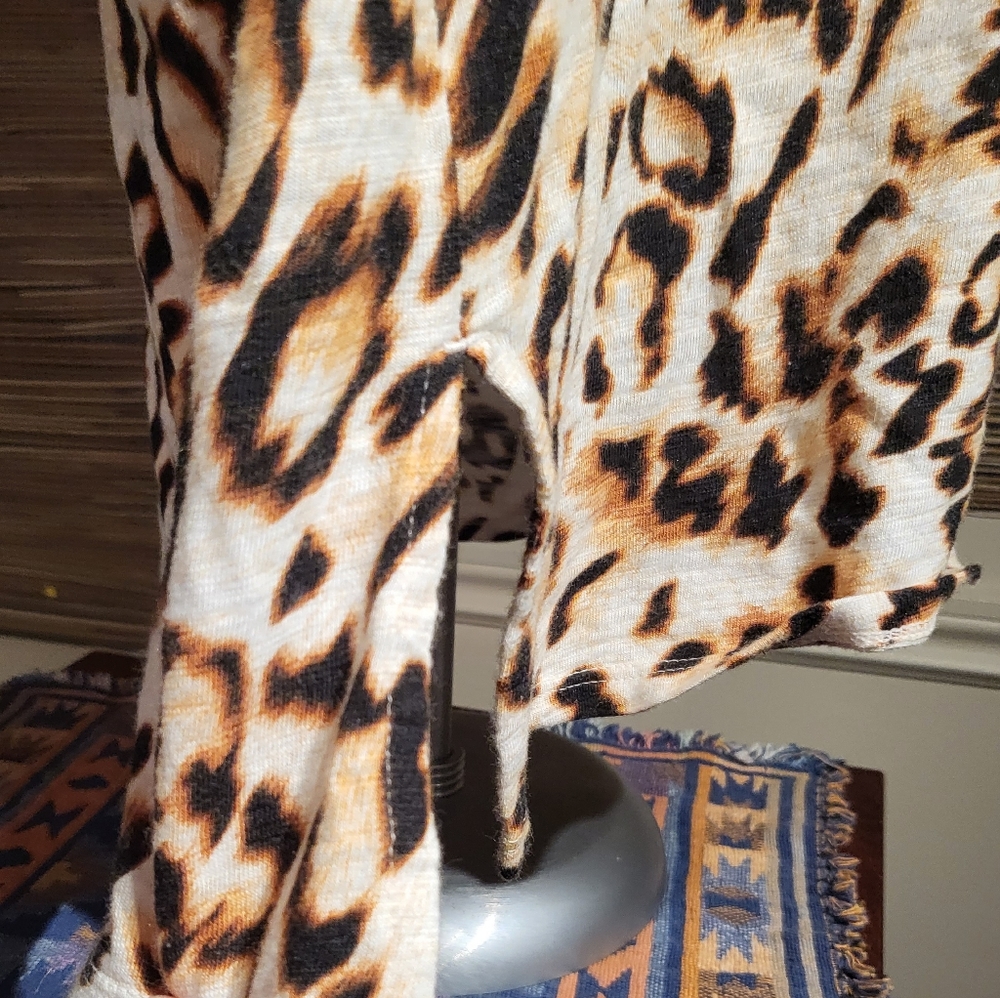 Chicos Short Sleeve Animal print - Picture 6 of 7